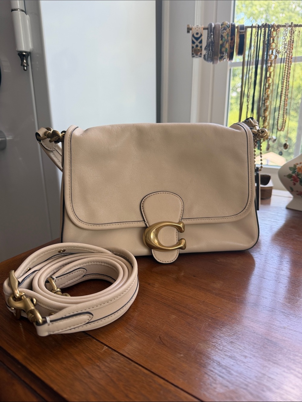 Great condition, Coach Cream Pebbled Leather Tabby Crossbody/ Shoulder Bag.